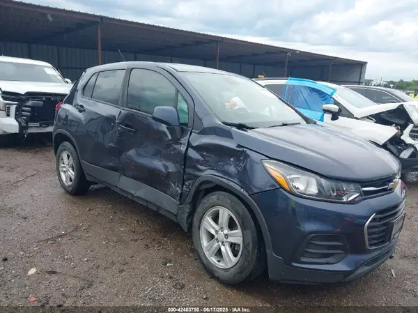3GNCJKSB1KL261154 2019 CHEVROLET TRAX - Image 1