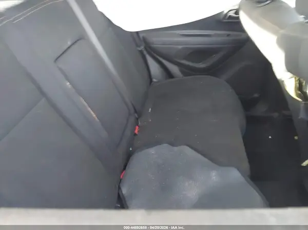 3GNCJKSB1KL267407 2019 CHEVROLET TRAX - Image 8
