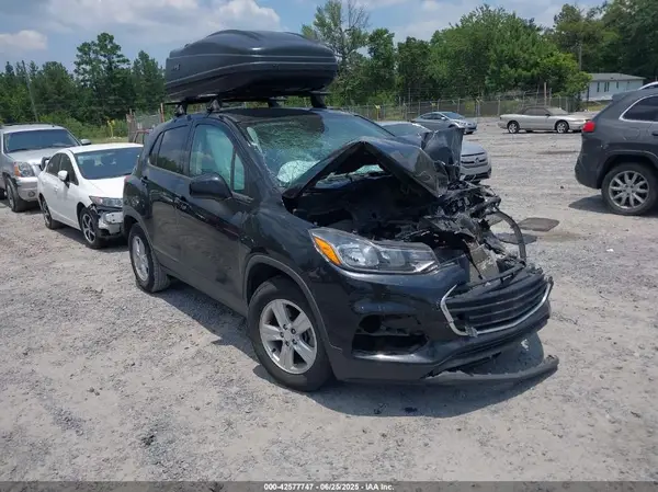 3GNCJKSB1KL268976 2019 CHEVROLET TRAX - Image 1