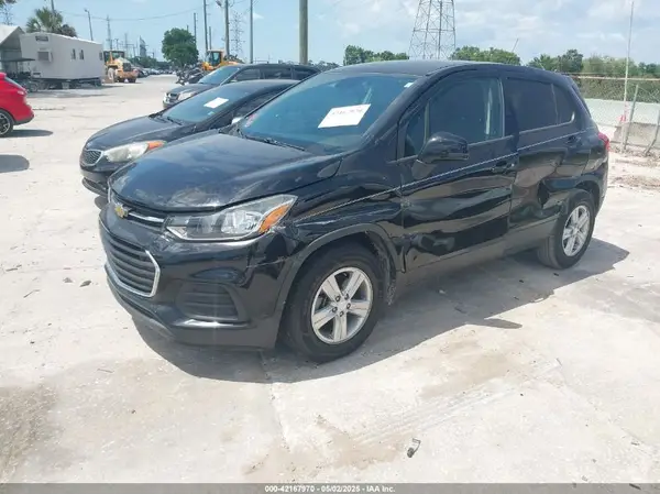 3GNCJKSB1KL274552 2019 CHEVROLET TRAX - Image 2