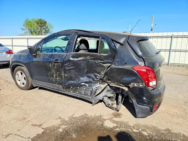 3GNCJKSB1KL276611 2019 CHEVROLET TRAX - Image 2