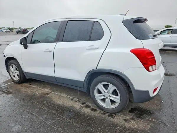 3GNCJKSB1KL301250 2019 CHEVROLET TRAX - Image 2
