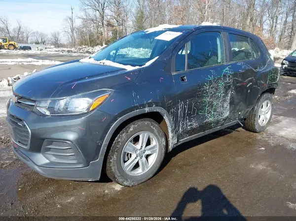 3GNCJKSB1KL309848 2019 CHEVROLET TRAX - Image 2