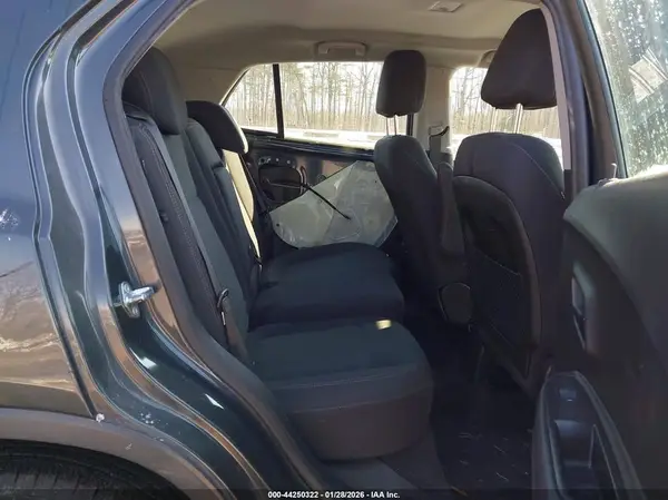 3GNCJKSB1KL309848 2019 CHEVROLET TRAX - Image 8