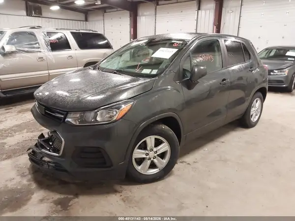 3GNCJKSB1KL314564 2019 CHEVROLET TRAX - Image 2