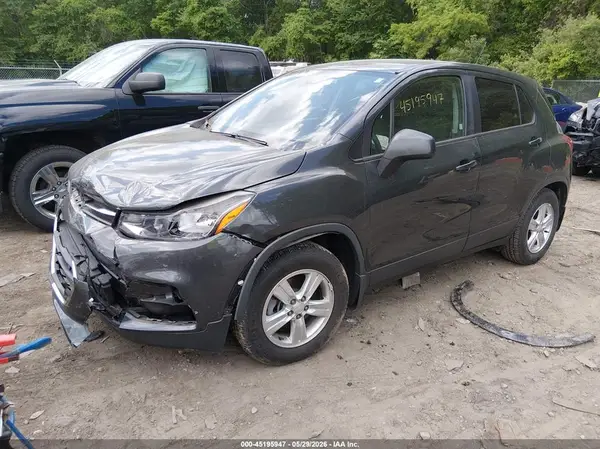 3GNCJKSB1KL324687 2019 CHEVROLET TRAX - Image 2