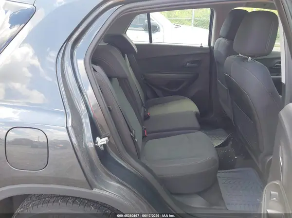 3GNCJKSB1KL327556 2019 CHEVROLET TRAX - Image 8
