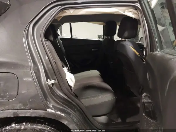 3GNCJKSB1KL354515 2019 CHEVROLET TRAX - Image 8
