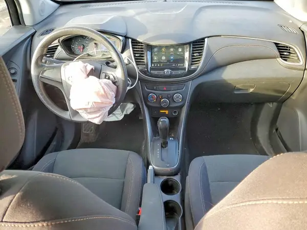 3GNCJKSB1KL355423 2019 CHEVROLET TRAX - Image 8
