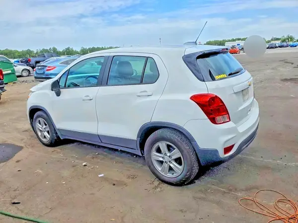 3GNCJKSB1KL362193 2019 CHEVROLET TRAX - Image 2