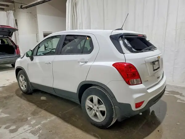 3GNCJKSB1KL370875 2019 CHEVROLET TRAX - Image 2