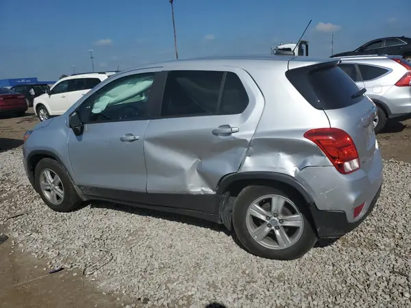 3GNCJKSB1KL374022 2019 CHEVROLET TRAX - Image 2