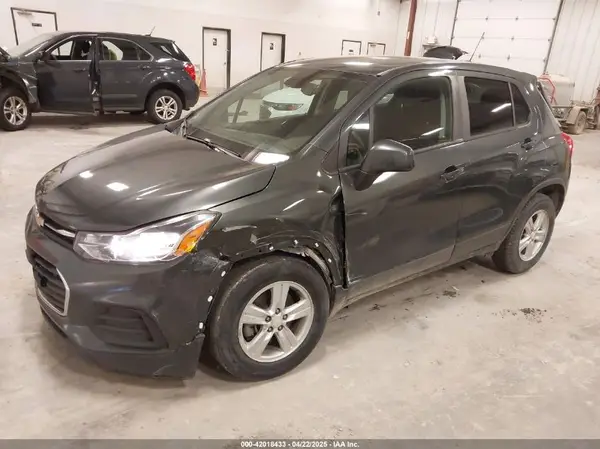 3GNCJKSB1KL376286 2019 CHEVROLET TRAX - Image 2