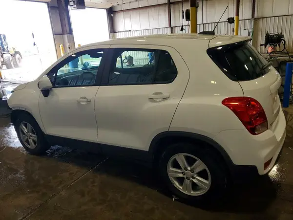 3GNCJKSB1KL380807 2019 CHEVROLET TRAX - Image 2