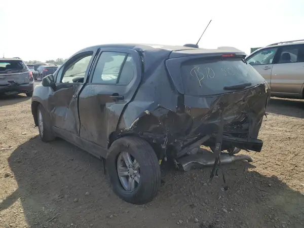 3GNCJKSB1KL382539 2019 CHEVROLET TRAX - Image 2