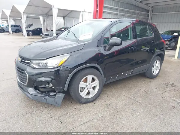 3GNCJKSB1KL384288 2019 CHEVROLET TRAX - Image 2