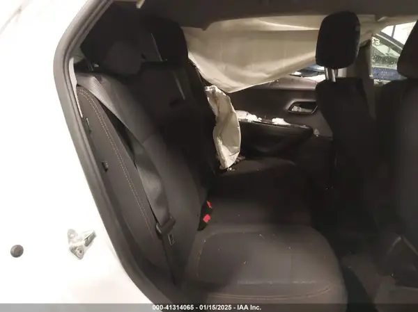 3GNCJKSB1KL403194 2019 CHEVROLET TRAX - Image 8