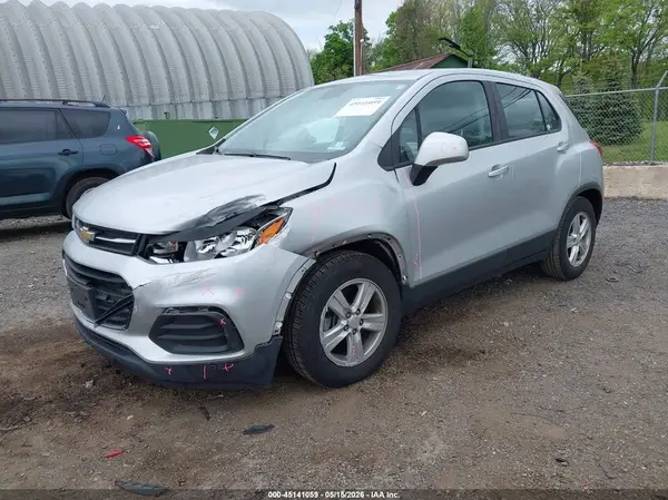 3GNCJKSB1KL406287 2019 CHEVROLET TRAX - Image 2