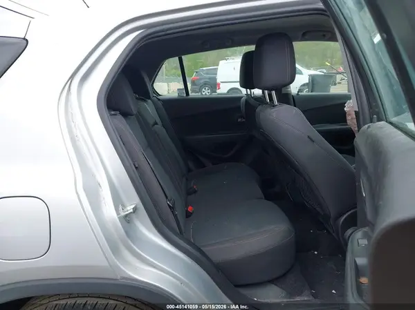 3GNCJKSB1KL406287 2019 CHEVROLET TRAX - Image 8