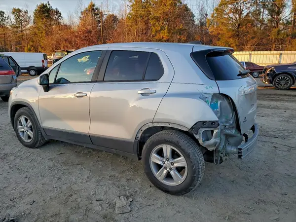 3GNCJKSB1LL116259 2020 CHEVROLET TRAX - Image 2
