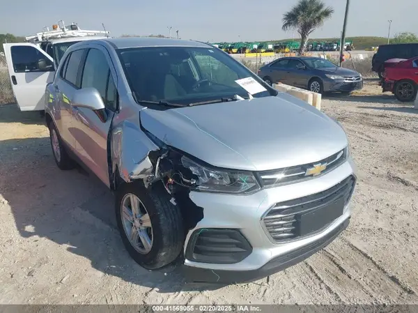 3GNCJKSB1LL118027 2020 CHEVROLET TRAX - Image 1