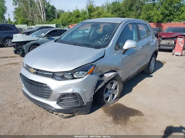 3GNCJKSB1LL118383 2020 CHEVROLET TRAX - Image 2