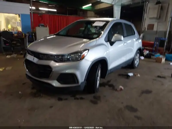3GNCJKSB1LL128556 2020 CHEVROLET TRAX - Image 2