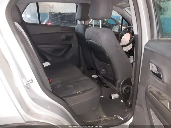 3GNCJKSB1LL128556 2020 CHEVROLET TRAX - Image 8