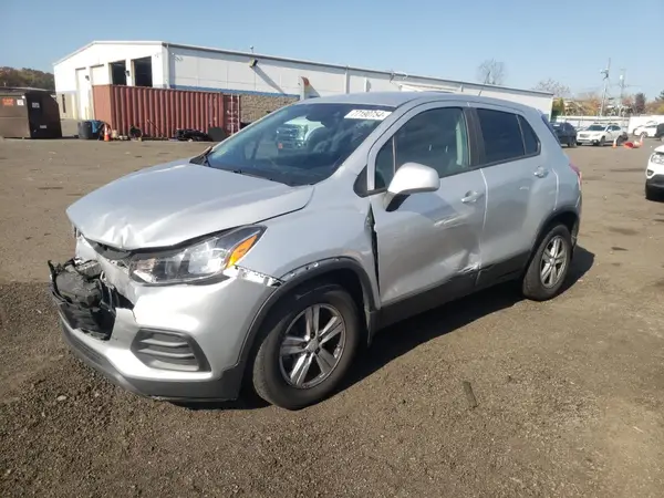 3GNCJKSB1LL132462 2020 CHEVROLET TRAX - Image 1