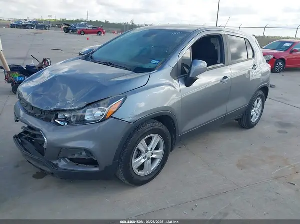 3GNCJKSB1LL134504 2020 CHEVROLET TRAX - Image 2