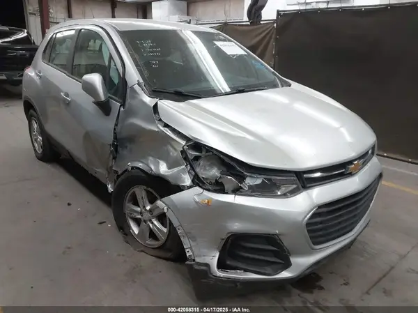 3GNCJKSB1LL137936 2020 CHEVROLET TRAX - Image 1