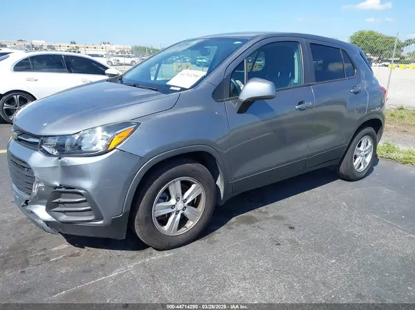 3GNCJKSB1LL139170 2020 CHEVROLET TRAX - Image 2