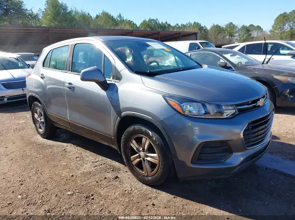 3GNCJKSB1LL146281 2020 CHEVROLET TRAX - Image 1