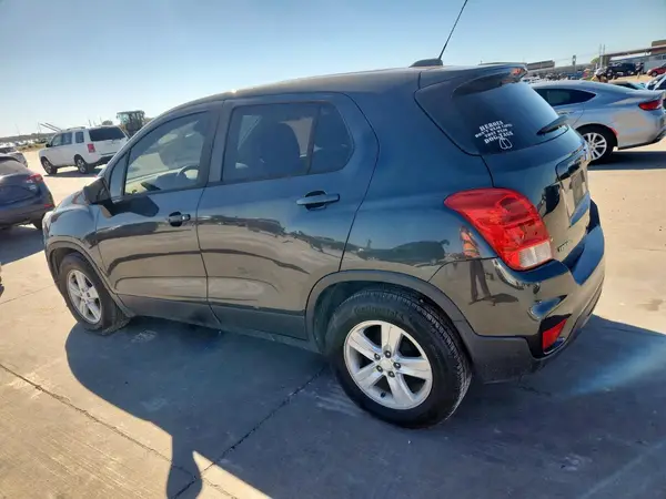 3GNCJKSB1LL150895 2020 CHEVROLET TRAX - Image 2