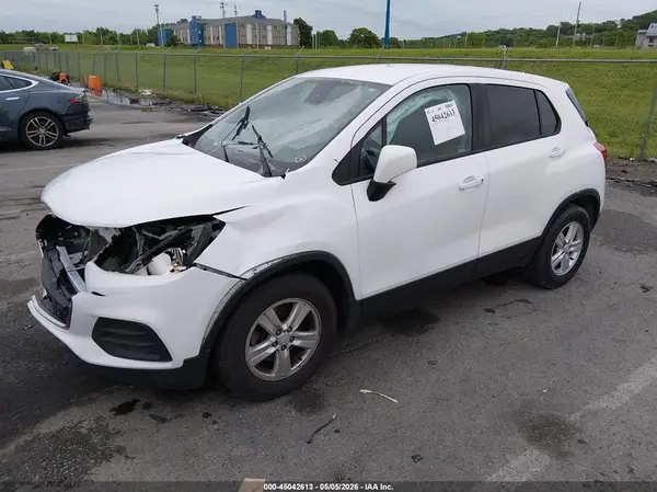 3GNCJKSB1LL161931 2020 CHEVROLET TRAX - Image 2