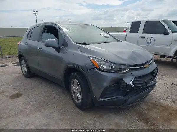 3GNCJKSB1LL161945 2020 CHEVROLET TRAX - Image 1