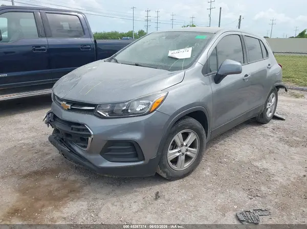 3GNCJKSB1LL161945 2020 CHEVROLET TRAX - Image 2