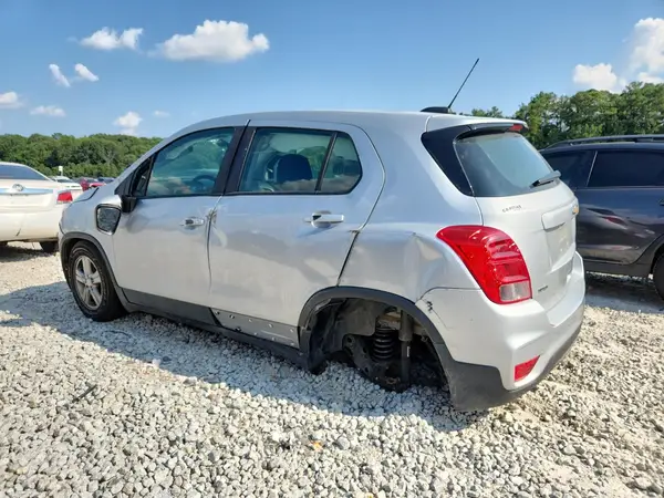3GNCJKSB1LL183587 2020 CHEVROLET TRAX - Image 2