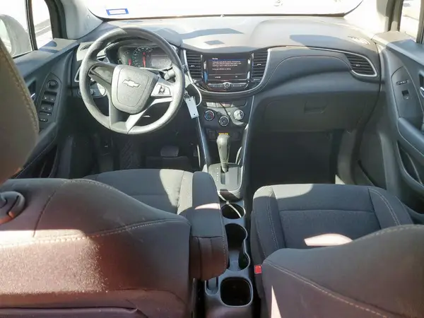 3GNCJKSB1LL196615 2020 CHEVROLET TRAX - Image 8