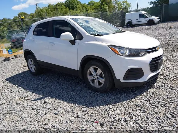 3GNCJKSB1LL196775 2020 CHEVROLET TRAX - Image 1