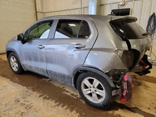 3GNCJKSB1LL210528 2020 CHEVROLET TRAX - Image 2