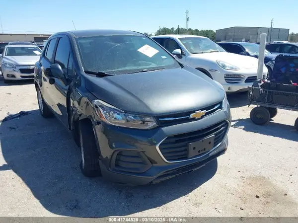 3GNCJKSB1LL215499 2020 CHEVROLET TRAX - Image 1
