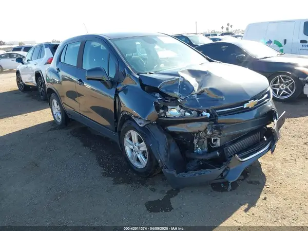 3GNCJKSB1LL240323 2020 CHEVROLET TRAX - Image 1