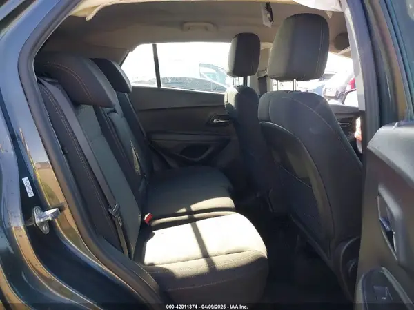 3GNCJKSB1LL240323 2020 CHEVROLET TRAX - Image 8