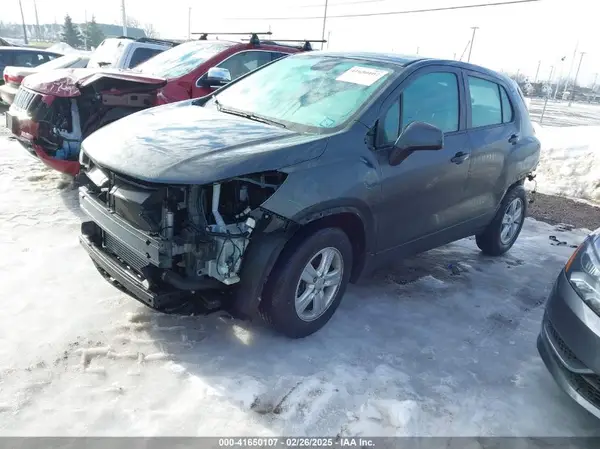 3GNCJKSB1LL252097 2020 CHEVROLET TRAX - Image 2