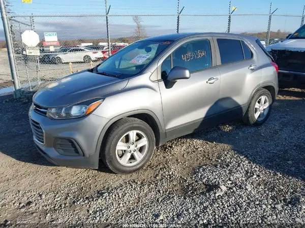 3GNCJKSB1LL299873 2020 CHEVROLET TRAX - Image 2