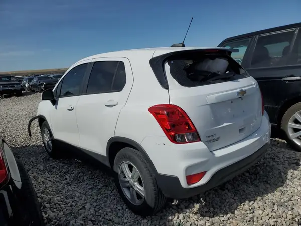 3GNCJKSB1LL313075 2020 CHEVROLET TRAX - Image 2