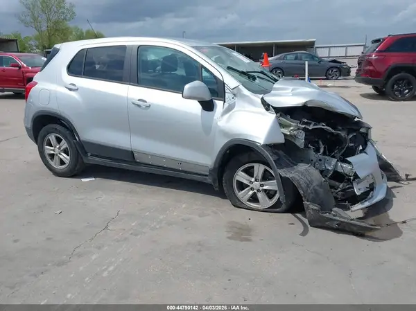 3GNCJKSB1LL315375 2020 CHEVROLET TRAX - Image 1