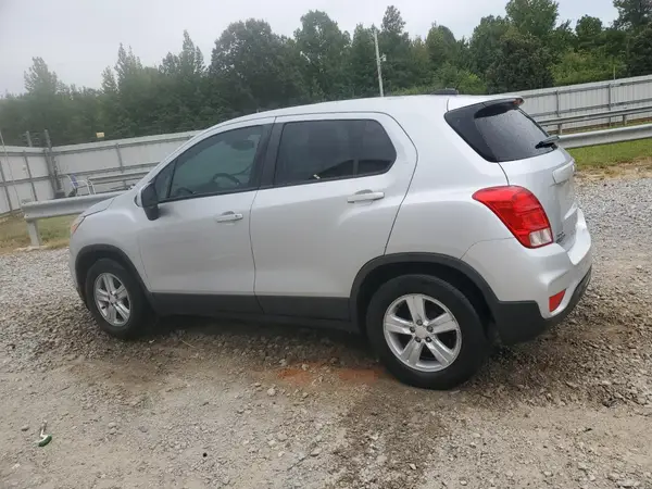 3GNCJKSB1LL318888 2020 CHEVROLET TRAX - Image 2