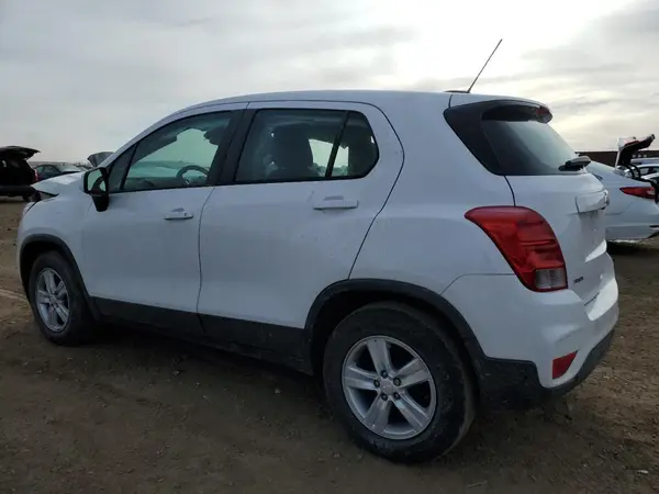 3GNCJKSB1LL324707 2020 CHEVROLET TRAX - Image 2